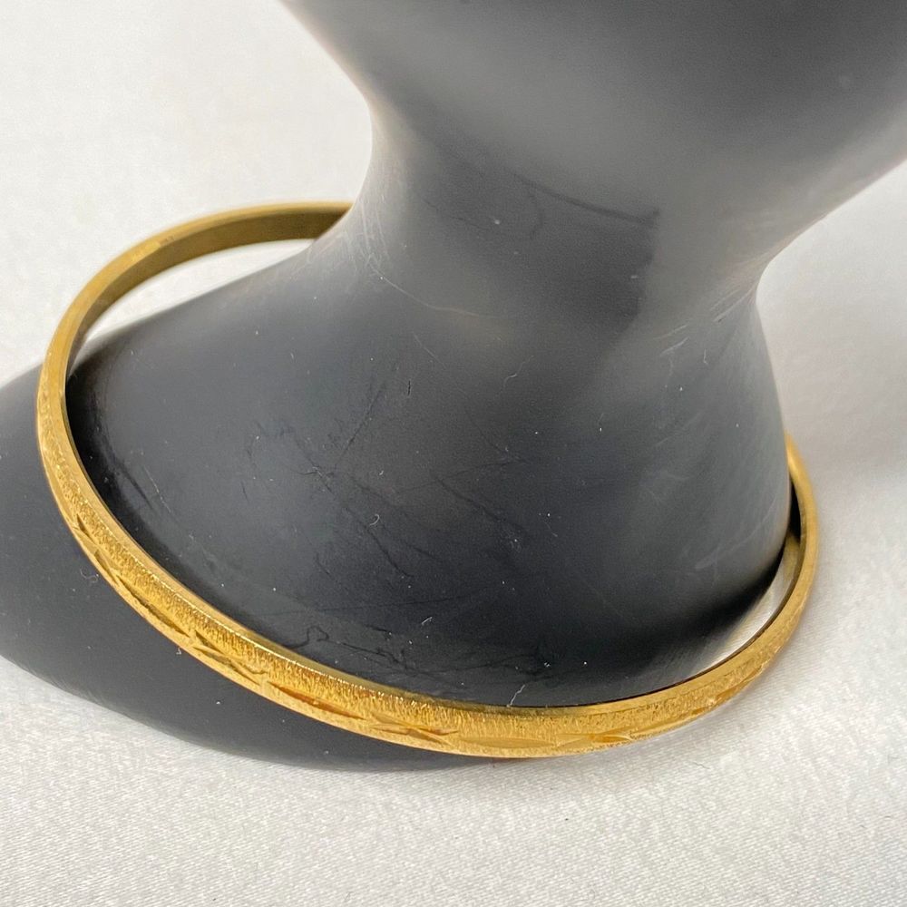 💎Trifari Bangle Bracelet Thin Gold Tone Metal Engraved Dash X Pattern